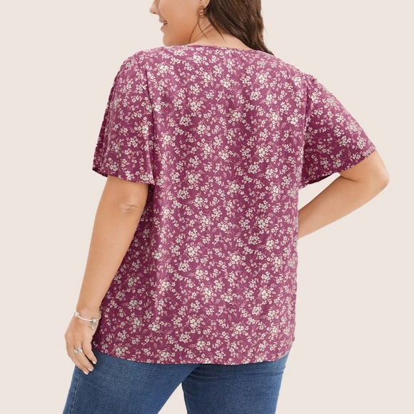 BloomChic Plus Size 2XL Ditsy Floral Contrast Ruffle Sleeve Button Detail Blouse - Picture 2 of 6